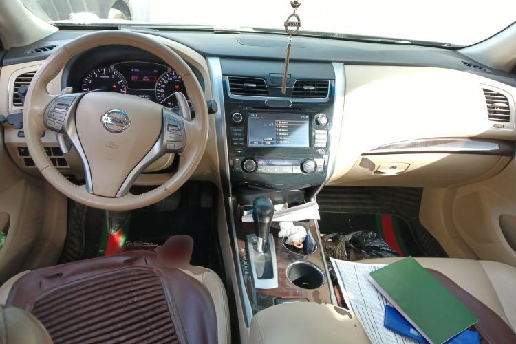 Used Nissan Teana 2013 2.5L XL-NAVI Luxury Edition Center Console