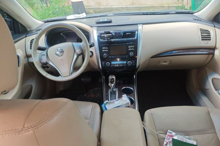 Used Nissan Teana 2013 2.0L XL Comfort Edition Center Console