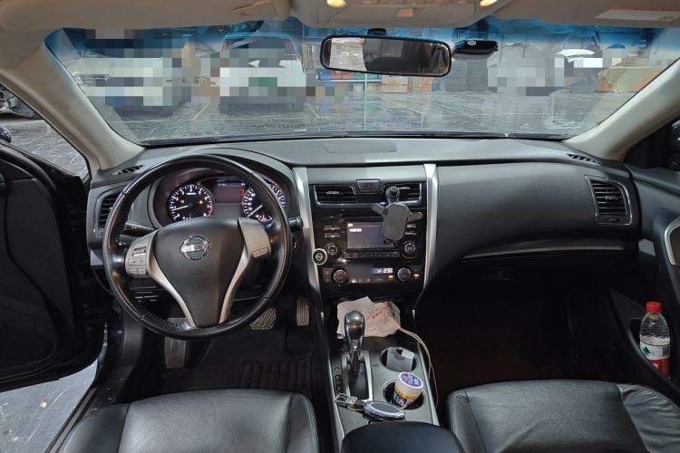Used Nissan Teana 2013 2.0L XL Comfort Edition Center Console