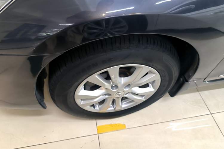 Used Nissan Teana 2013 2.0L XL Comfort Edition Left Front Wheel Hub
