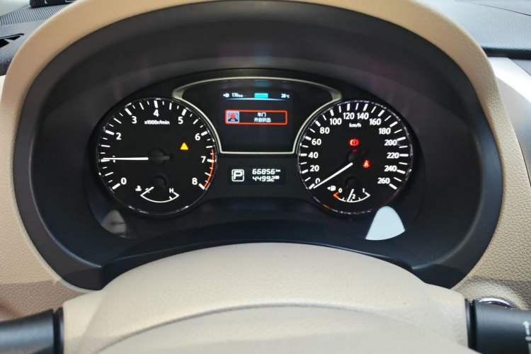 Used Nissan Teana 2013 2.0L XL Comfort Edition Odometer Close Up