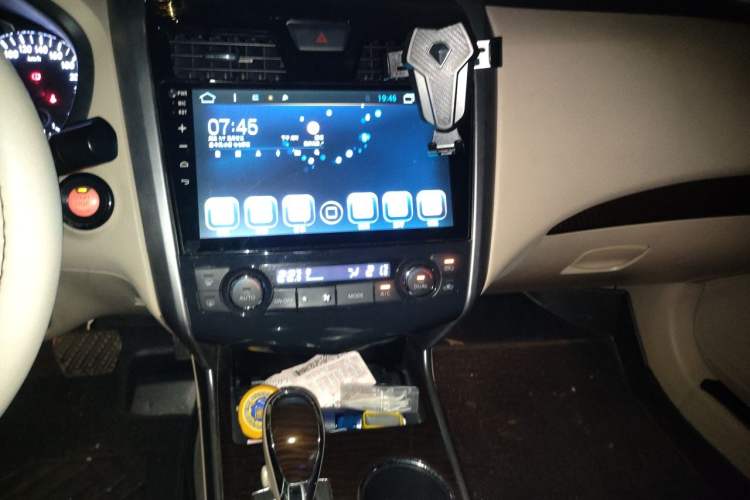 Used Nissan Teana 2013 2.0L XL Comfort Edition Audio And AC Panel