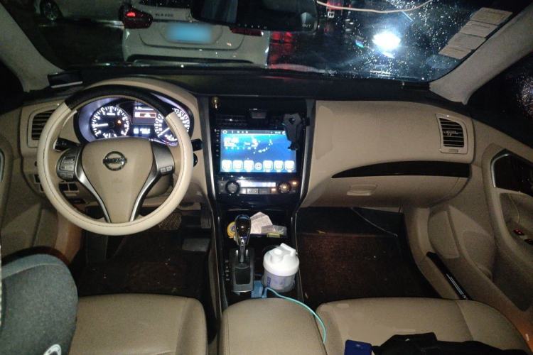 Used Nissan Teana 2013 2.0L XL Comfort Edition Center Console