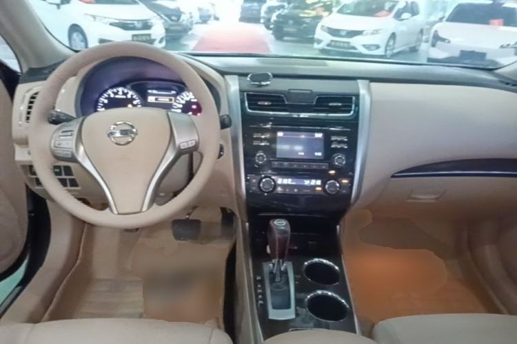 Used Nissan Teana 2013 2.0L XL Comfort Edition Center Console