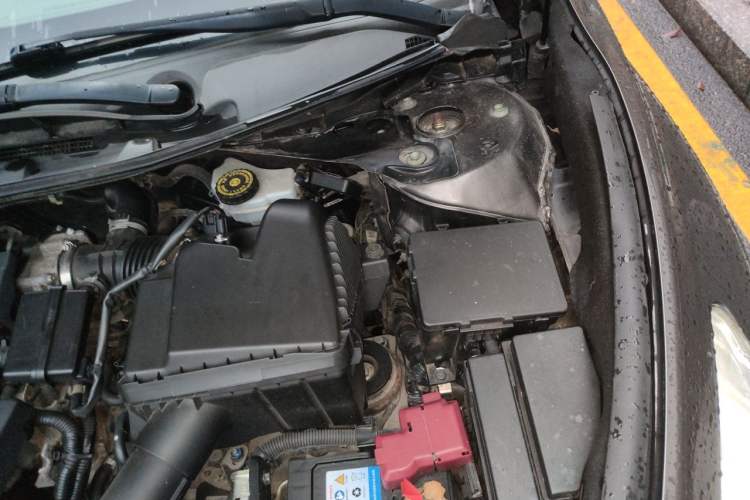 Used Nissan Teana 2013 2.0L XL Comfort Edition Engine Bay Left