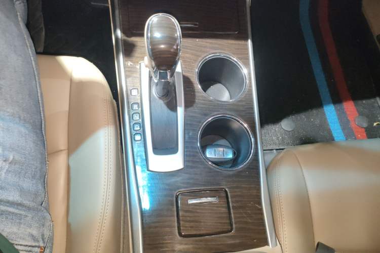 Used Nissan Teana 2013 2.0L XE Fashion Edition Gear Lever