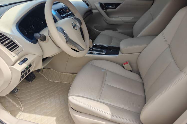 Used Nissan Teana 2013 2.0L XL Comfort Edition Interior 1