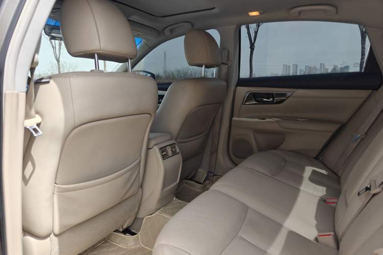 Used Nissan Teana 2013 2.0L XL Comfort Edition Interior 2