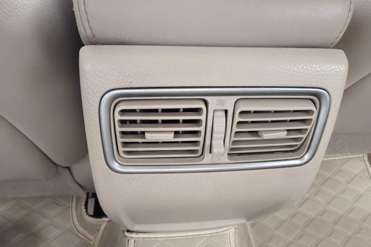 Used Nissan Teana 2013 2.0L XL Comfort Edition Interior 5
