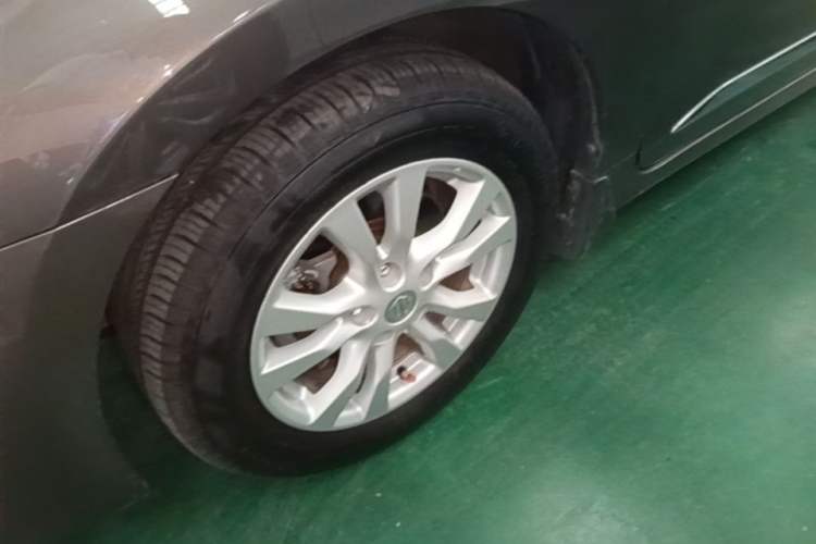Used Nissan Teana 2013 2.0L XL Comfort Edition Left Front Wheel Hub