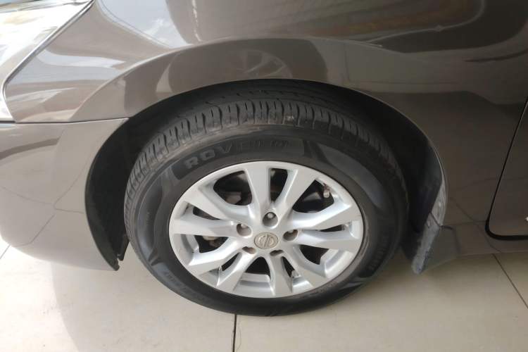 Used Nissan Teana 2013 2.0L XL Comfort Edition Left Front Wheel Hub