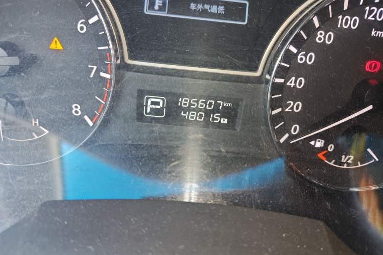 Used Nissan Teana 2013 2.0L XL Comfort Edition Odometer Close Up