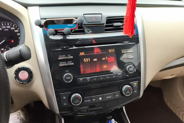 Used Nissan Teana 2013 2.5L XL Leading Edition Audio And AC Panel