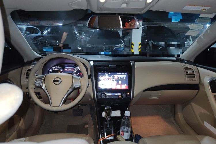 Used Nissan Teana 2013 2.0L XL Comfort Edition Center Console