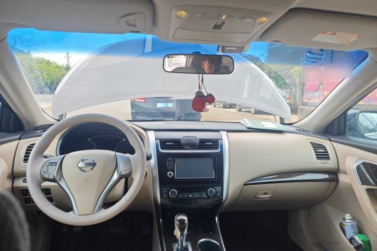 Used Nissan Teana 2013 2.0L XL Comfort Edition Center Console
