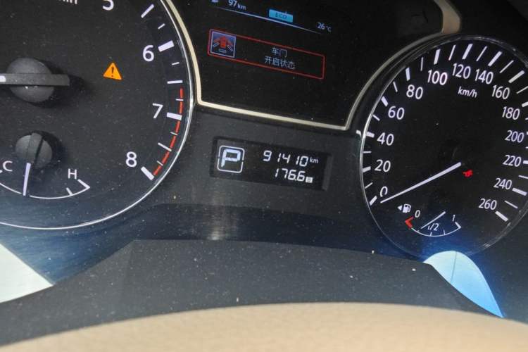 Used Nissan Teana 2013 2.0L XL Comfort Edition Odometer Close Up