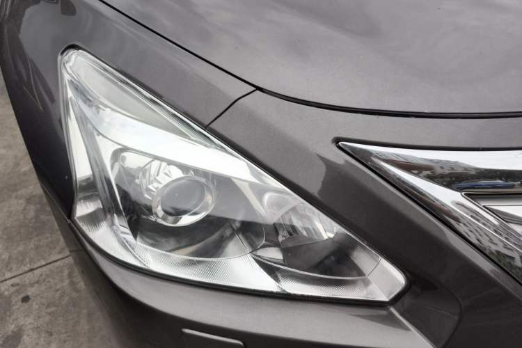 Used Nissan Teana 2013 2.5L XL Leading Edition Right Front Headlight