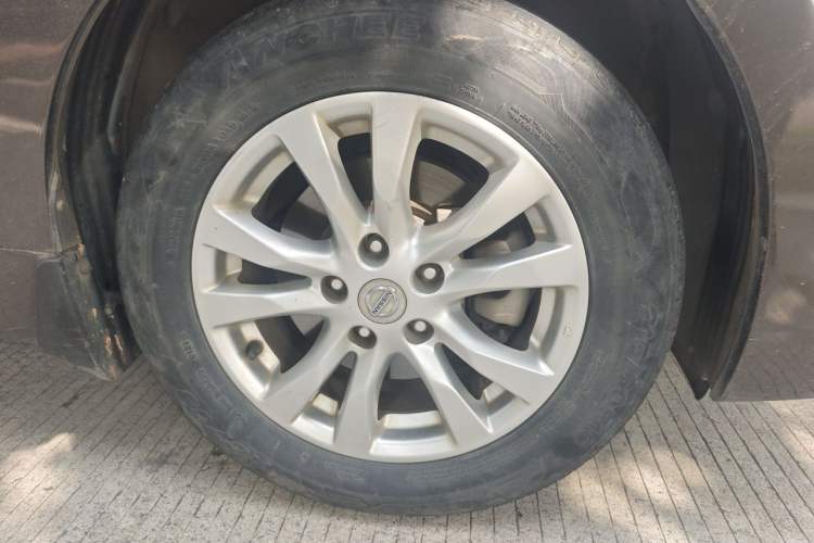 Used Nissan Teana 2013 2.0L XL Comfort Edition Right Front Wheel Hub