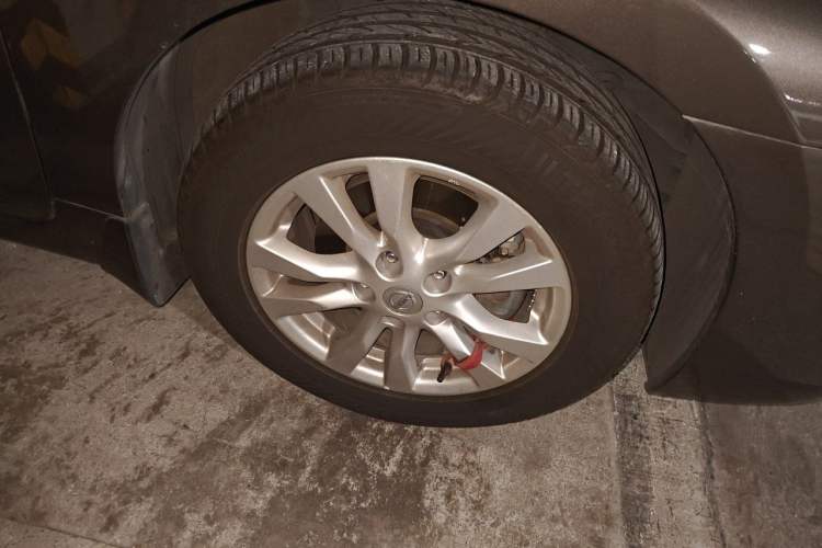 Used Nissan Teana 2013 2.0L XL Comfort Edition Right Front Wheel Hub