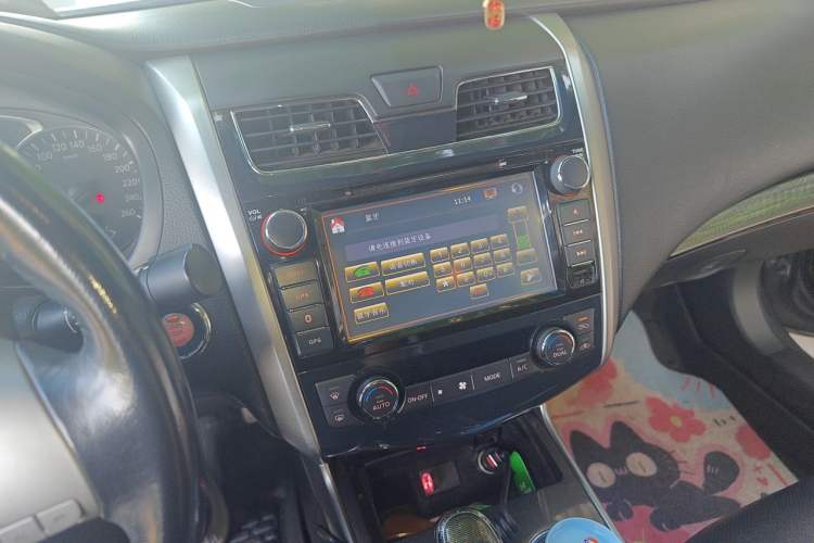 Used Nissan Teana 2013 2.0L XL Comfort Edition Audio And AC Panel