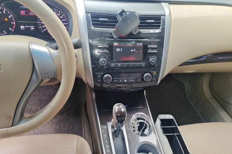 Used Nissan Teana 2013 2.0L XL Comfort Edition Audio And AC Panel