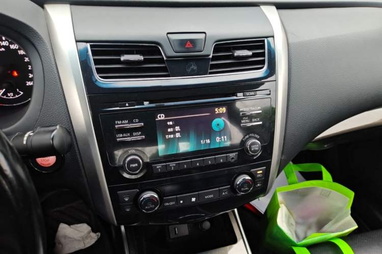 Used Nissan Teana 2013 2.0L XL Comfort Edition Audio And AC Panel