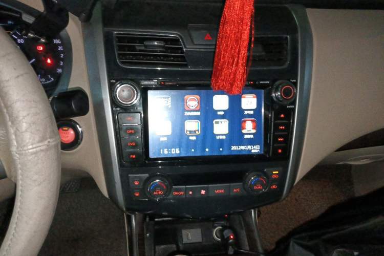 Used Nissan Teana 2013 2.0L XL Comfort Edition Audio And AC Panel