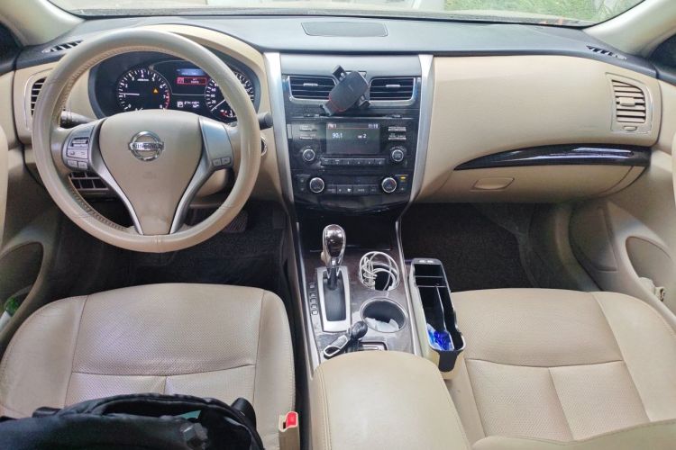 Used Nissan Teana 2013 2.0L XL Comfort Edition Center Console