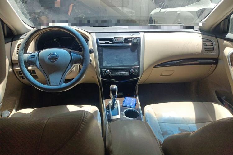 Used Nissan Teana 2013 2.0L XL Comfort Edition Center Console