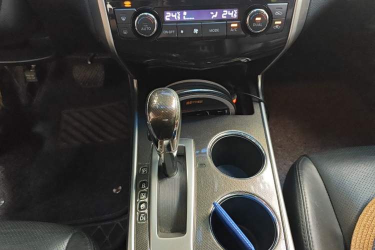 Used Nissan Teana 2013 2.0L XL Comfort Edition Gear Lever