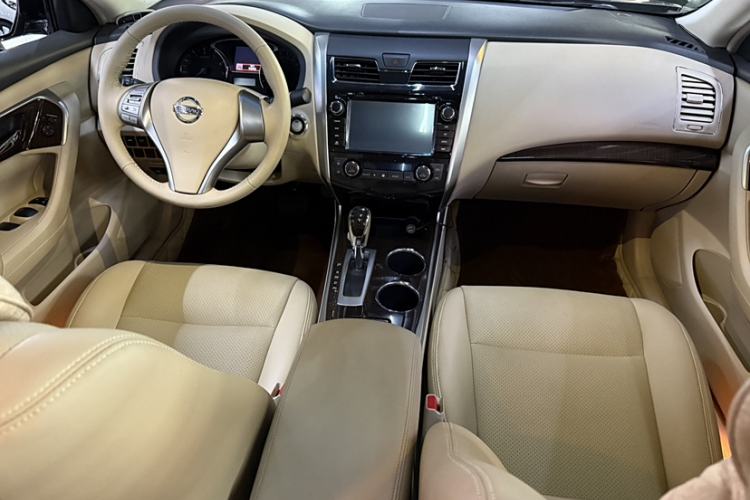 Used Nissan Teana 2013 2.0L XE Fashion Edition Interior 3