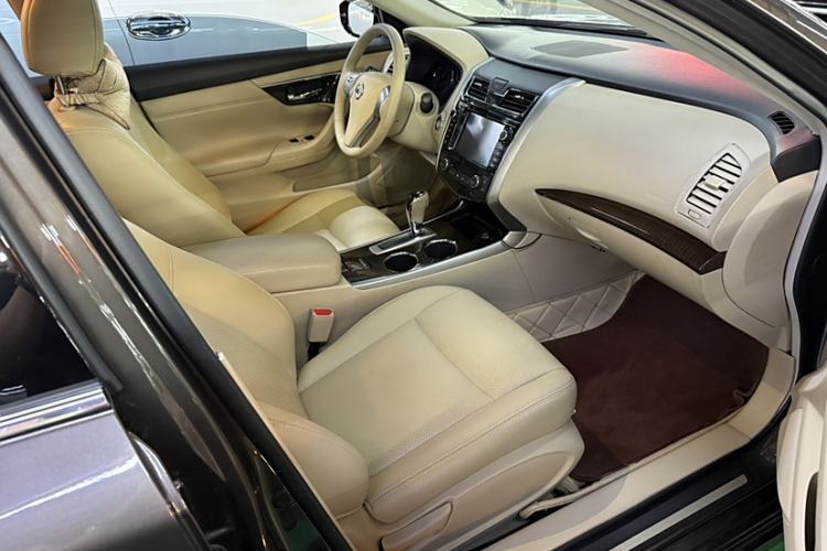 Used Nissan Teana 2013 2.0L XE Fashion Edition Interior 6