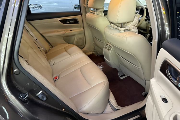Used Nissan Teana 2013 2.0L XE Fashion Edition Interior 7