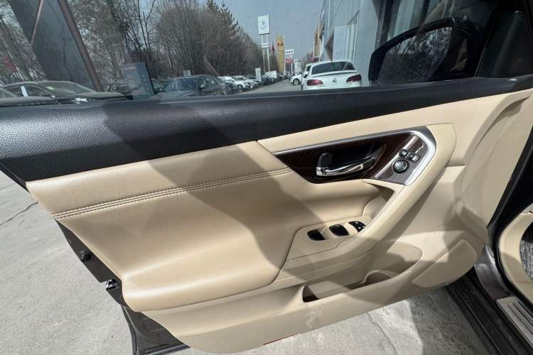 Used Nissan Teana 2013 2.0L XL-NAVI Smart Navigation Edition Interior 7