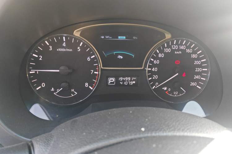 Used Nissan Teana 2013 2.0L XL Comfort Edition Odometer Close Up