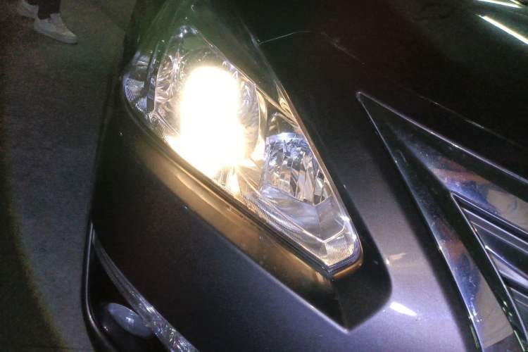 Used Nissan Teana 2013 2.0L XL Comfort Edition Right Front Headlight