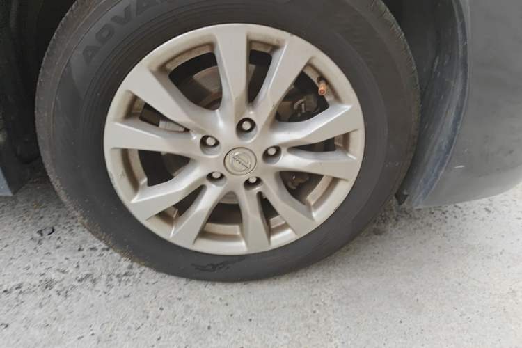 Used Nissan Teana 2013 2.0L XL Comfort Edition Right Front Wheel Hub
