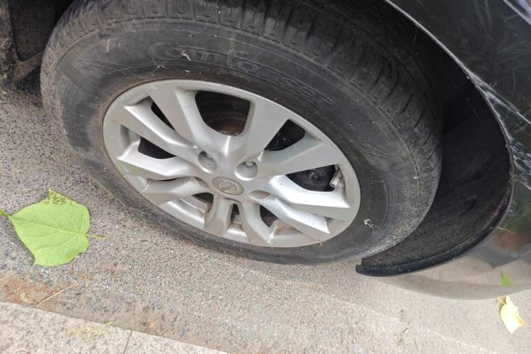 Used Nissan Teana 2013 2.0L XL Comfort Edition Right Front Wheel Hub