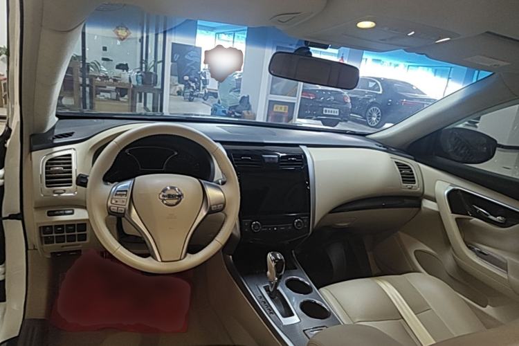 Used Nissan Teana 2013 2.0L XL Comfort Edition Center Console