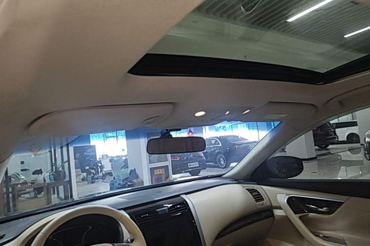 Used Nissan Teana 2013 2.0L XL Comfort Edition Headliner