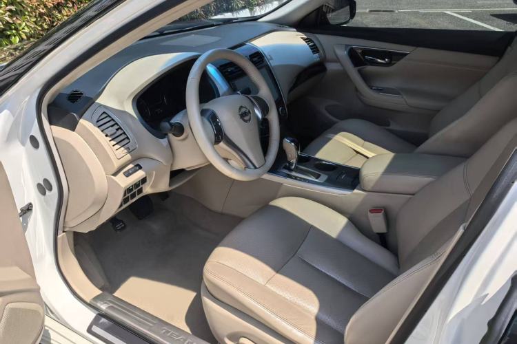 Used Nissan Teana 2013 2.0L XL Comfort Edition Interior 4