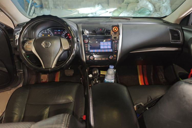 Used Nissan Teana 2013 2.0L XL Comfort Edition Center Console