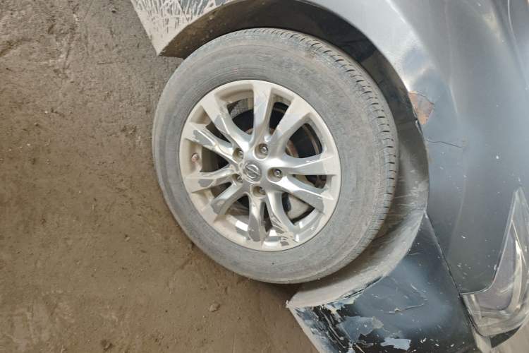 Used Nissan Teana 2013 2.0L XL Comfort Edition Right Front Wheel Hub