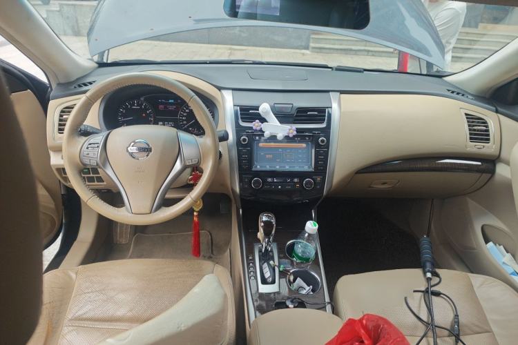 Used Nissan Teana 2013 2.0L XL Comfort Edition Center Console