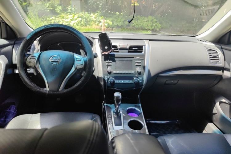Used Nissan Teana 2013 2.5L XL Leading Edition Center Console