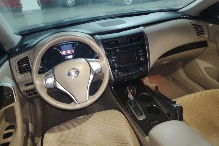 Used Nissan Teana 2013 2.0L XL Comfort Edition Center Console