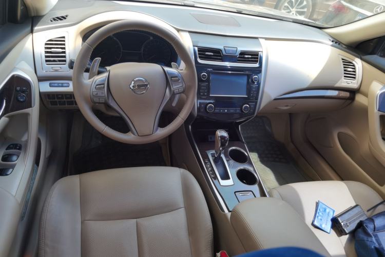 Used Nissan Teana 2013 2.5L XL-NAVI Tech Smart Enjoyment Edition Center Console
