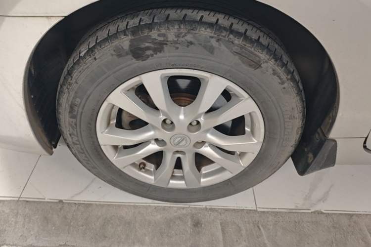 Used Nissan Teana 2013 2.0L XL Comfort Edition Left Front Wheel Hub