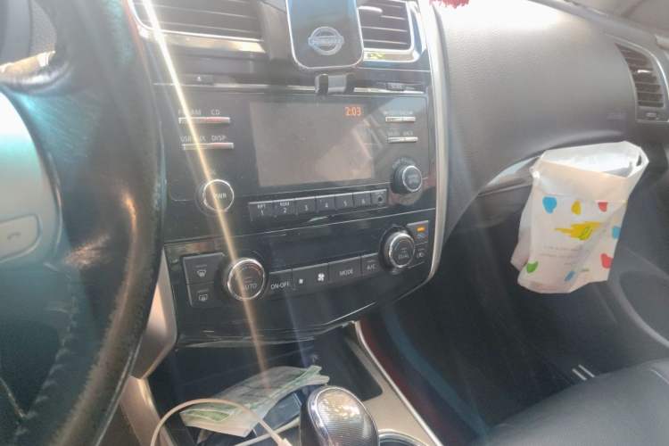 Used Nissan Teana 2013 2.0L XL Comfort Edition Audio And AC Panel