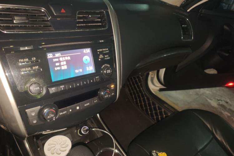 Used Nissan Teana 2013 2.0L XL Comfort Edition Audio And AC Panel